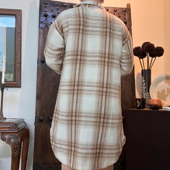 Arizona Jean Co. cream and tan flannel - Picture 7 of 7